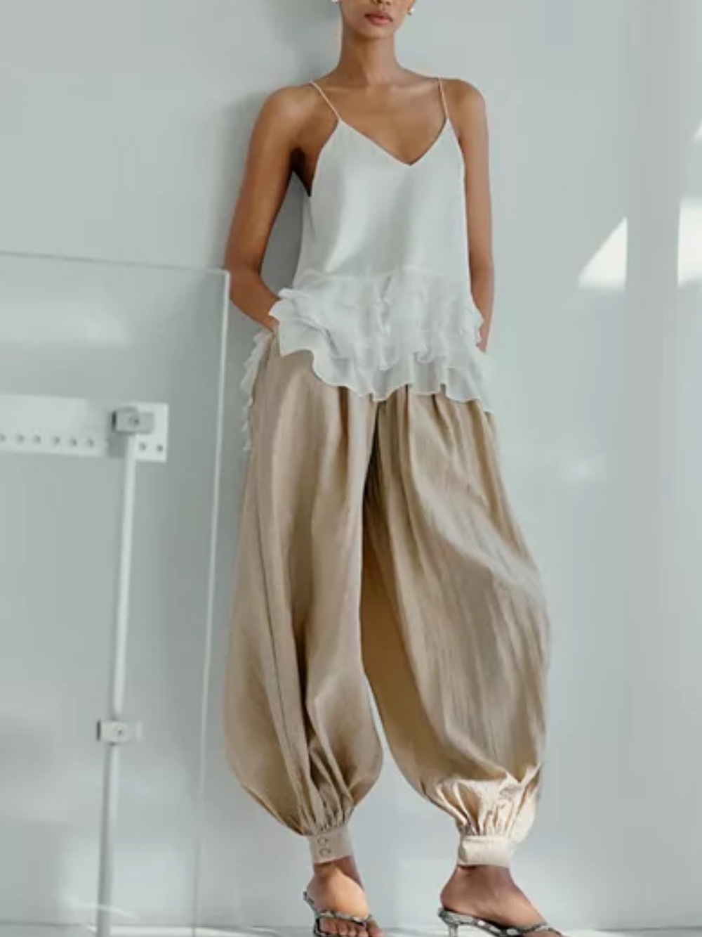 Nwot - unworn Cinq a Sep tumbled woven trousers 100% polyamide size. S